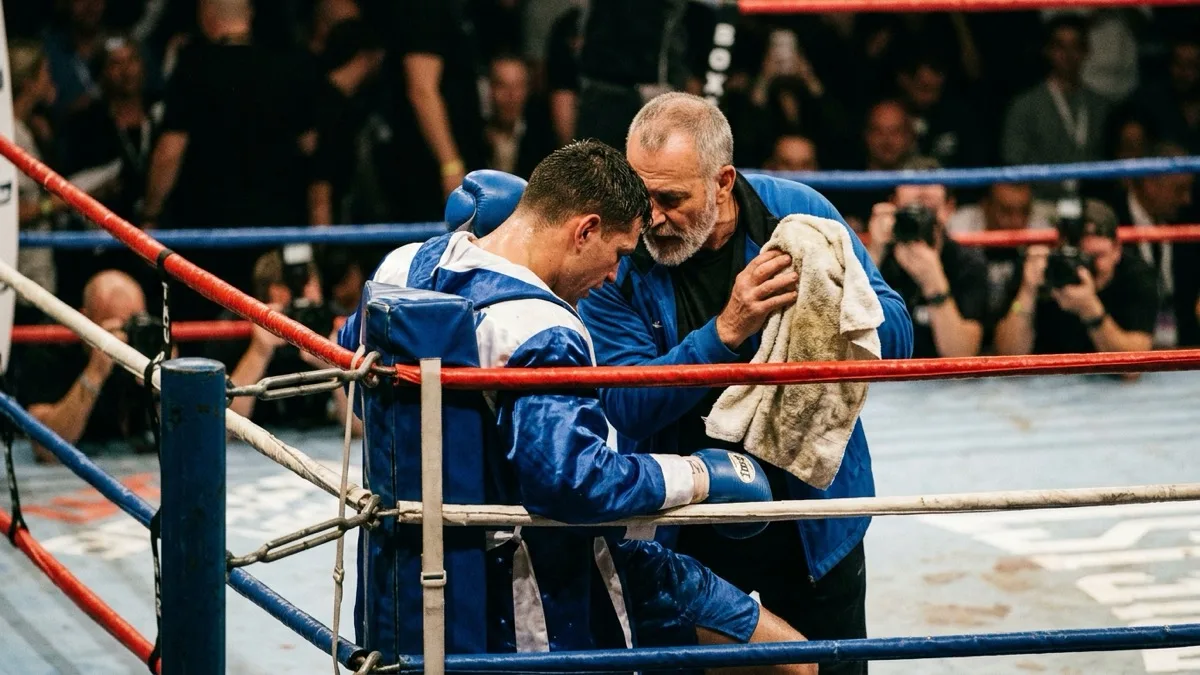 AMIR KHAN WIN TOPS BOXING RESULTS