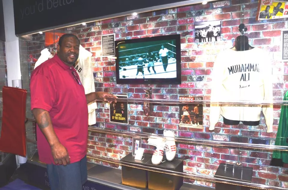 Riddick Bowe visiting a boxing hall of fame display in Las Vegas
