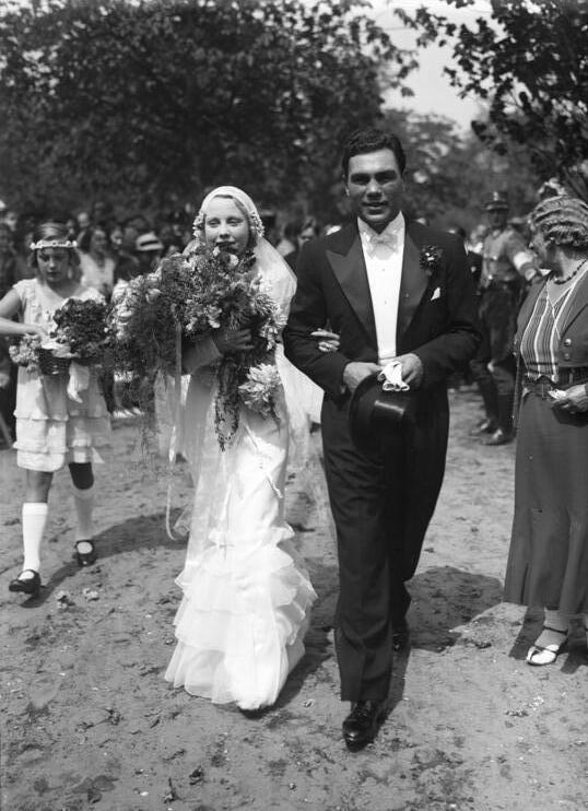 Max Schmeling and Anny Ondra as a bridal couple in 1933