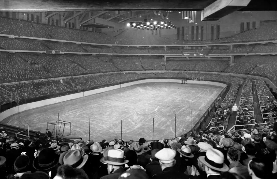 Exterior of Chicago Stadium in 1930