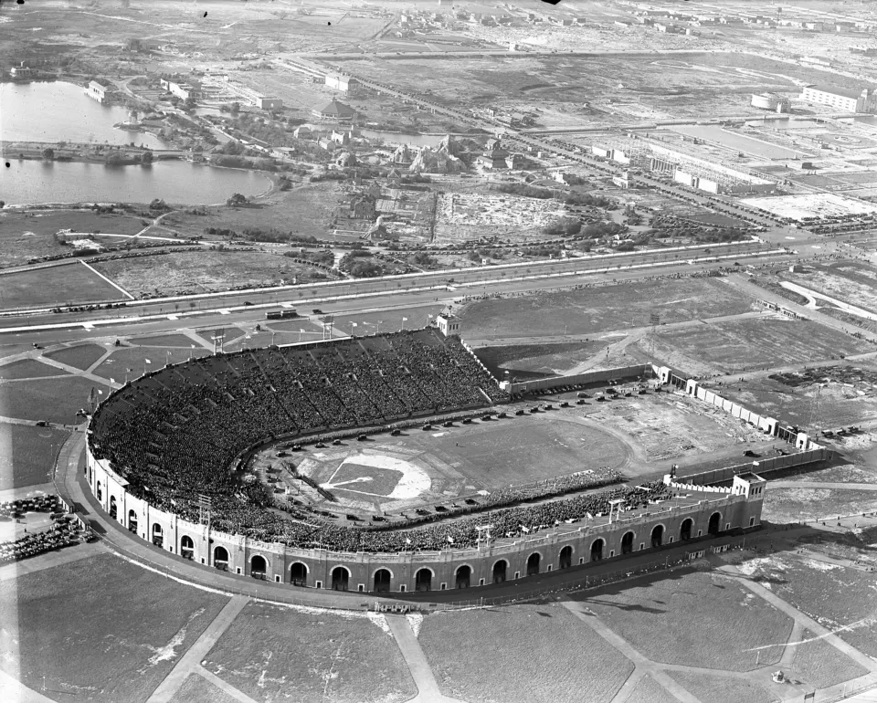 Aerial photograph of a large horseshoe-shaped stadium in Philadelphia