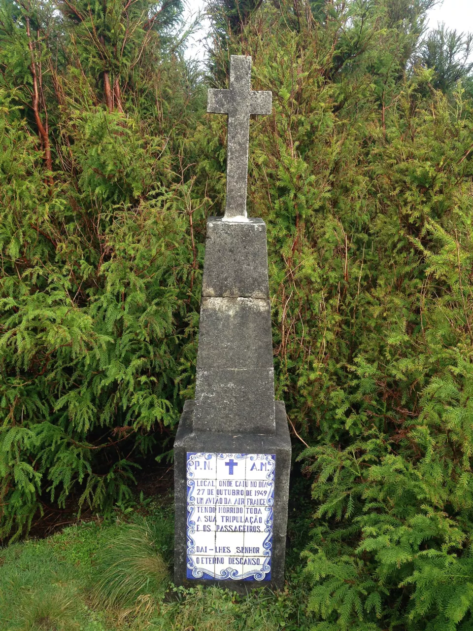 Commemorative plaque for the Air France Flight 009 crash at Pico da Vara, Azores