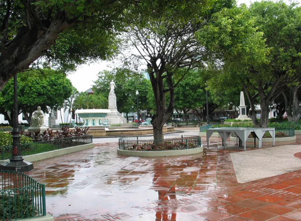 Plaza Degetau and Plaza Las Delicias in the centre of Ponce, Puerto Rico