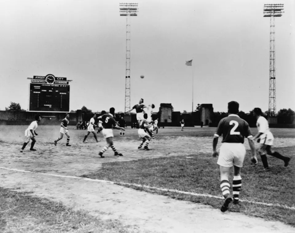 Crowd and pitch at Roosevelt Stadium in Jersey City in 1960