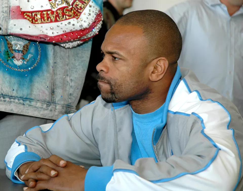 Roy Jones Jr. meeting U.S. Air Force personnel at Eglin Air Force Base