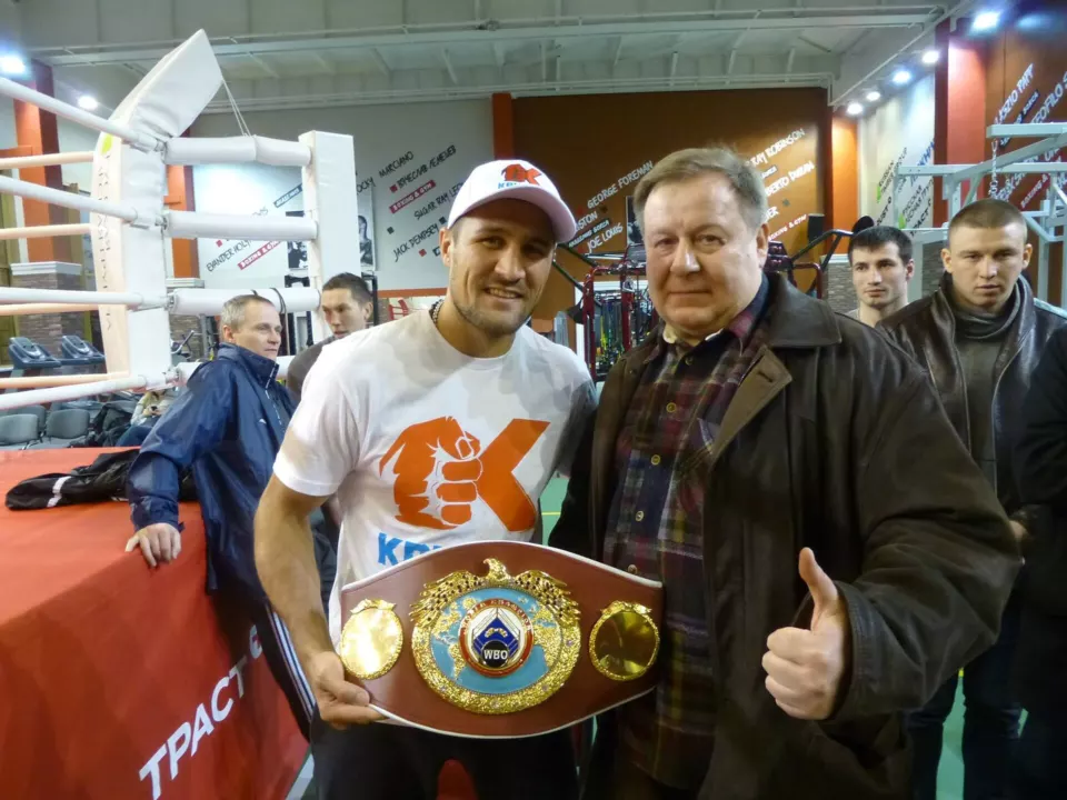 Boxer Sergey Kovalev posing with a fan
